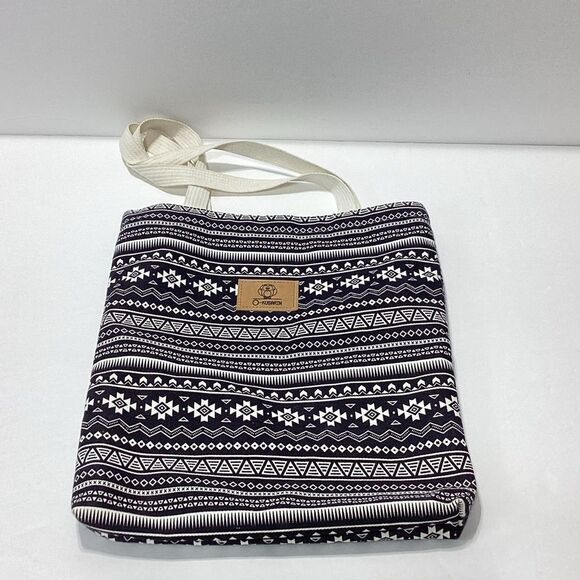 O-Kusarin Tribal Print Tote Bag - Picture 11 of 11